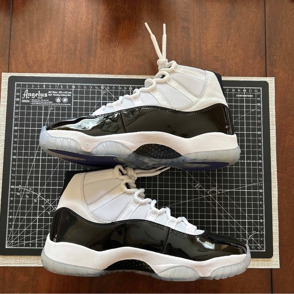 2018 Air Jordan 11 Concord “45” size 10